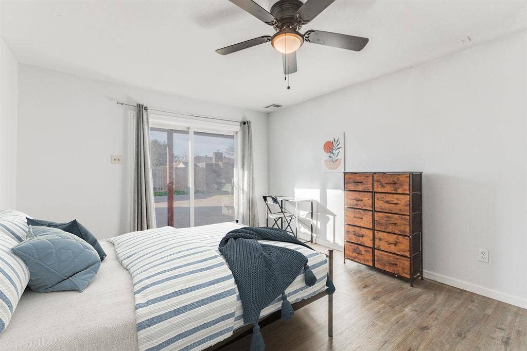 8 BR in Rowlett