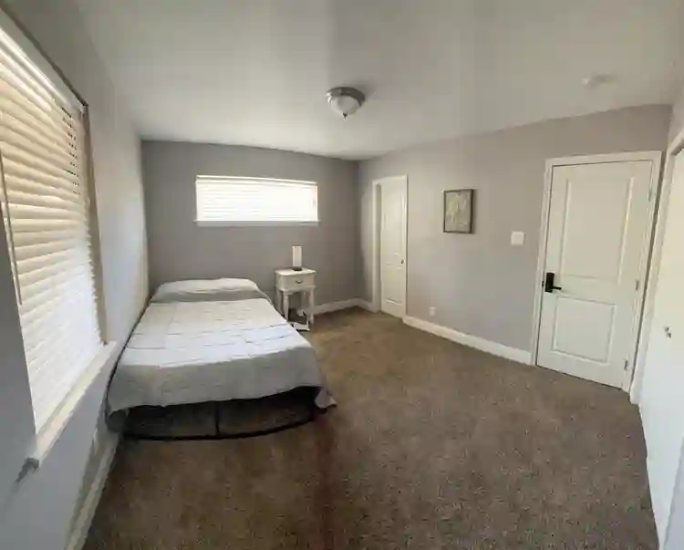 5 BR in Irving