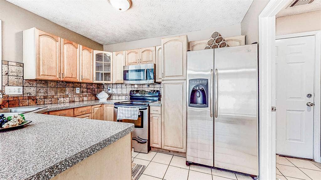 4 BR in Stone Mountain