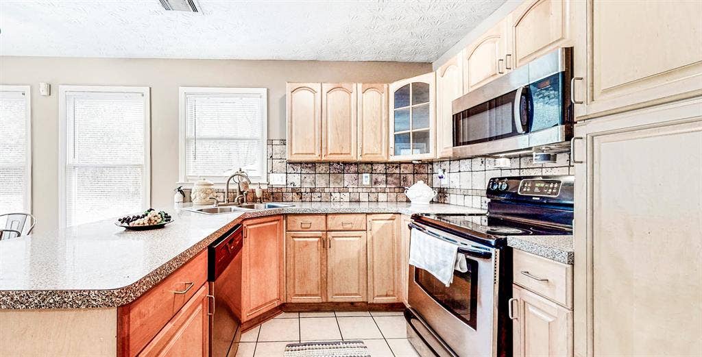 4 BR in Stone Mountain