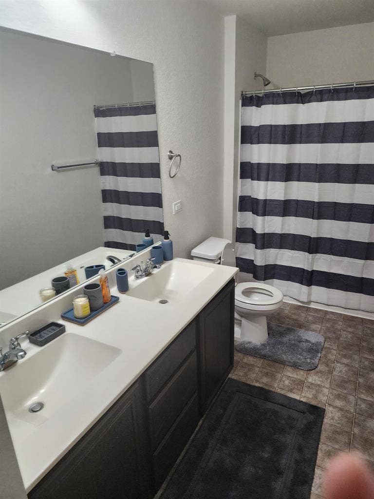 6 BR in Converse