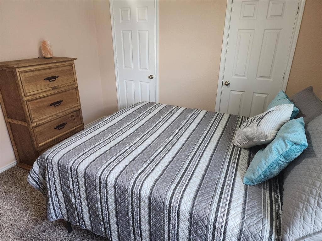 6 BR in Converse