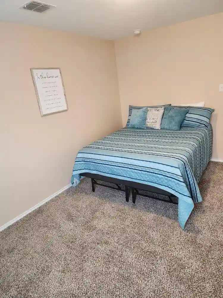 6 BR in Converse