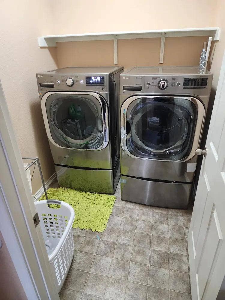 6 BR in Converse