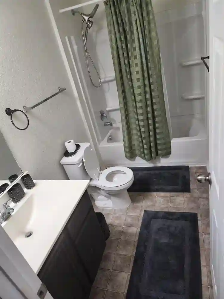 6 BR in Converse