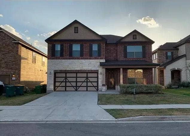 6 BR in Converse