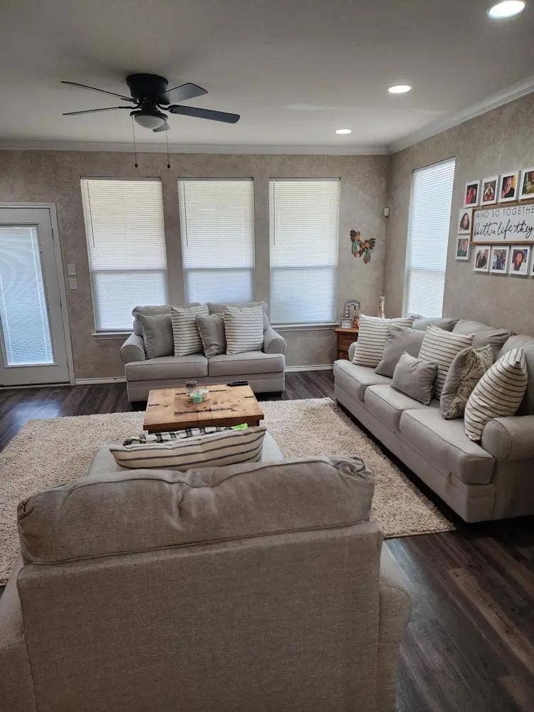 6 BR in Converse
