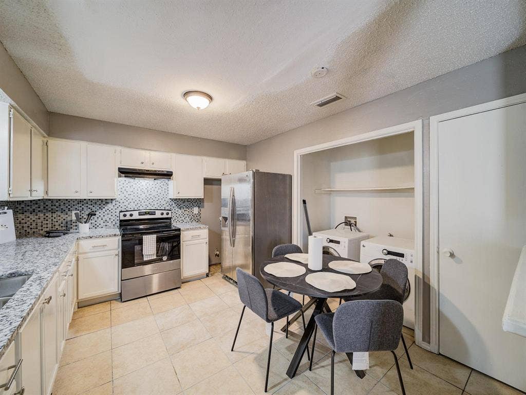 7 BR in Dallas