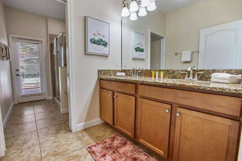 5 BR in Four Corners