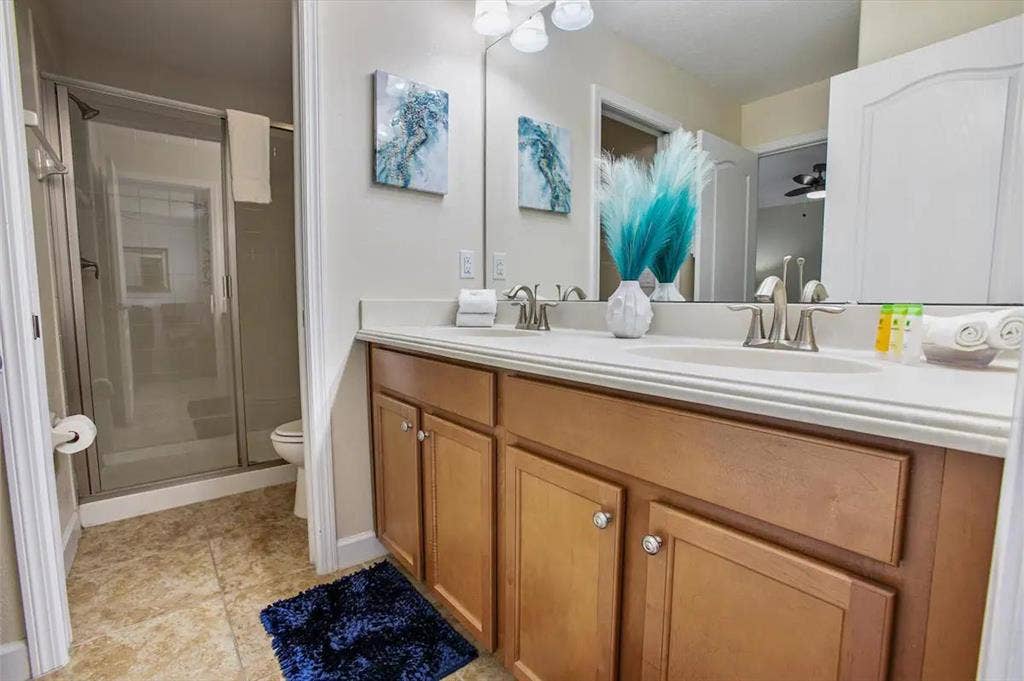 5 BR in Four Corners