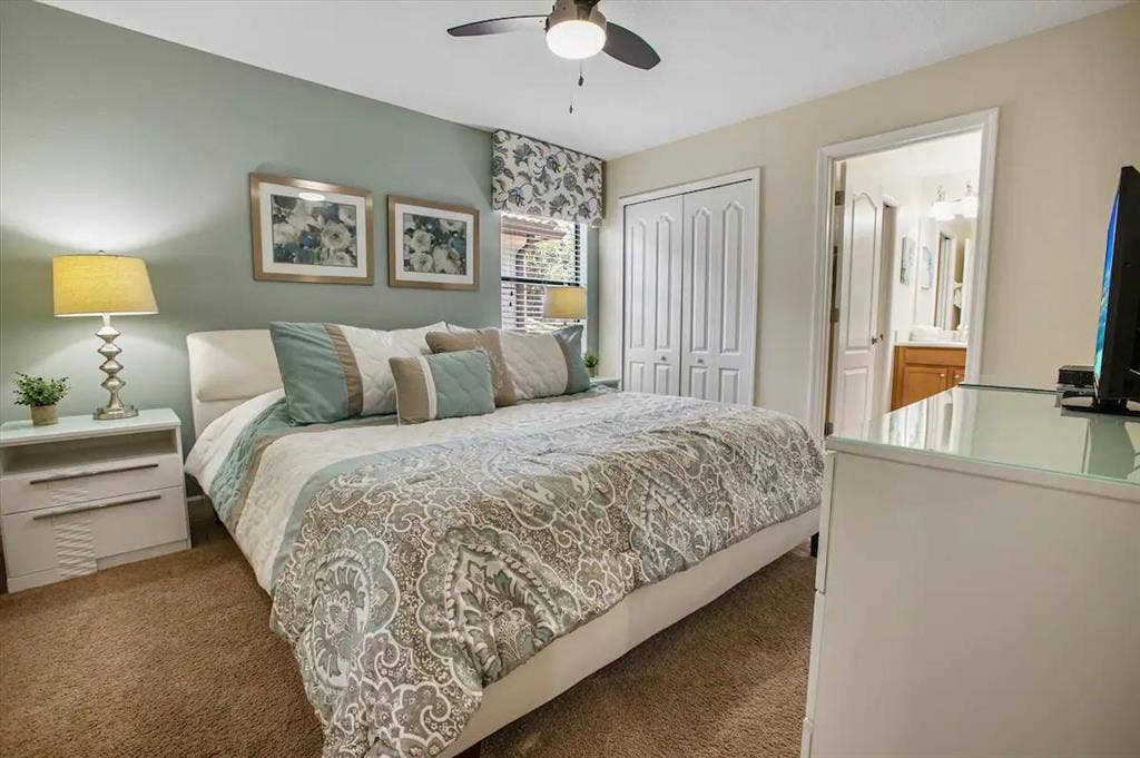 5 BR in Four Corners