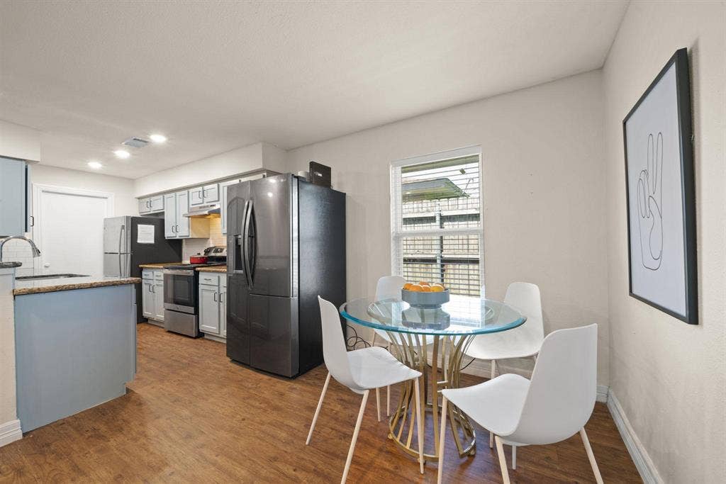 7 BR in Houston