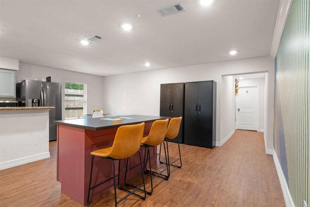 7 BR in Houston