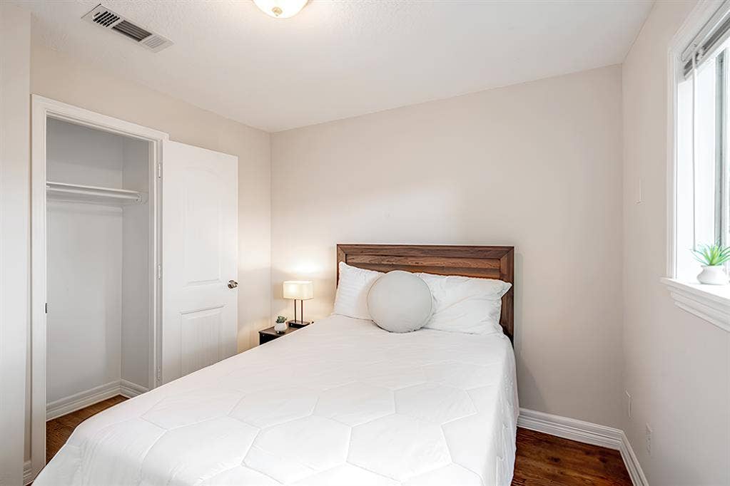 7 BR in Houston