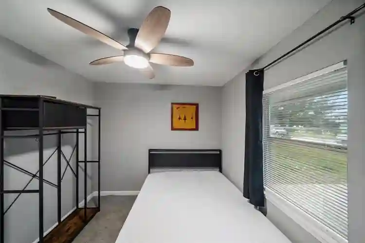 7 BR in Houston