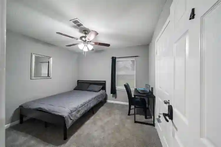 7 BR in Houston