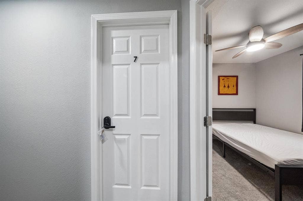 7 BR in Houston