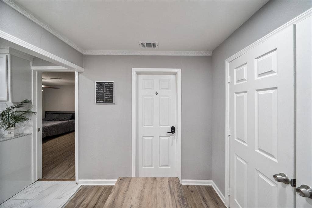7 BR in Houston