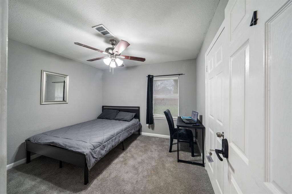 7 BR in Houston