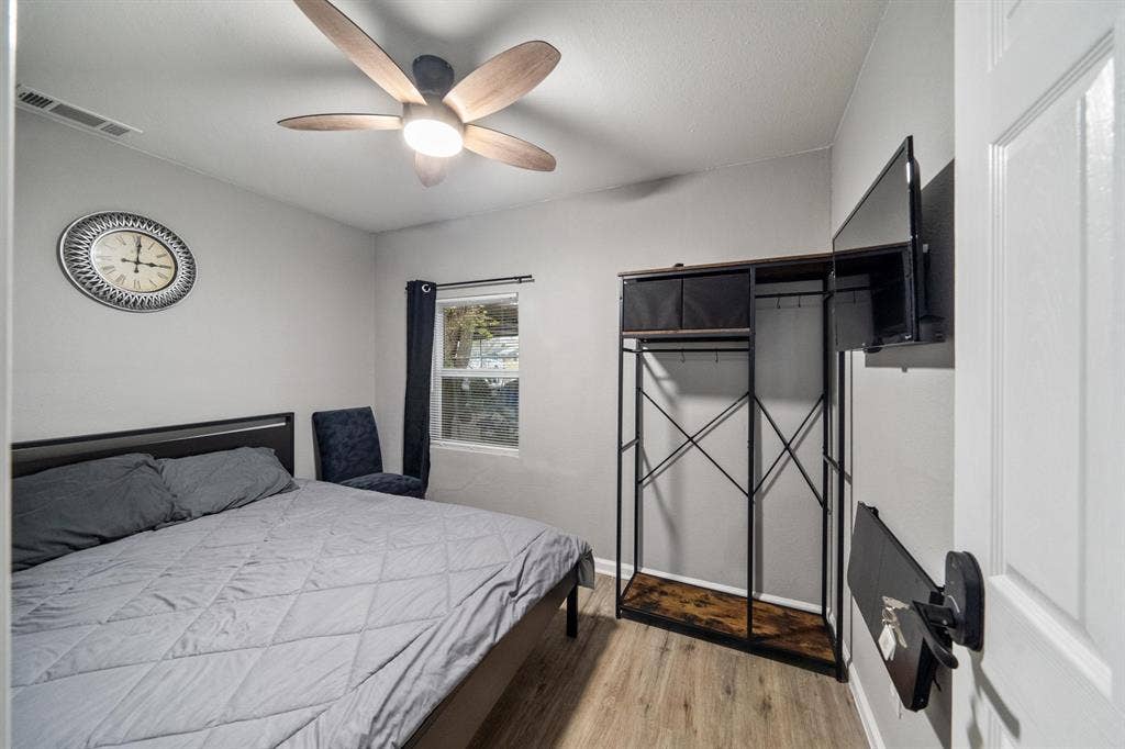 7 BR in Houston