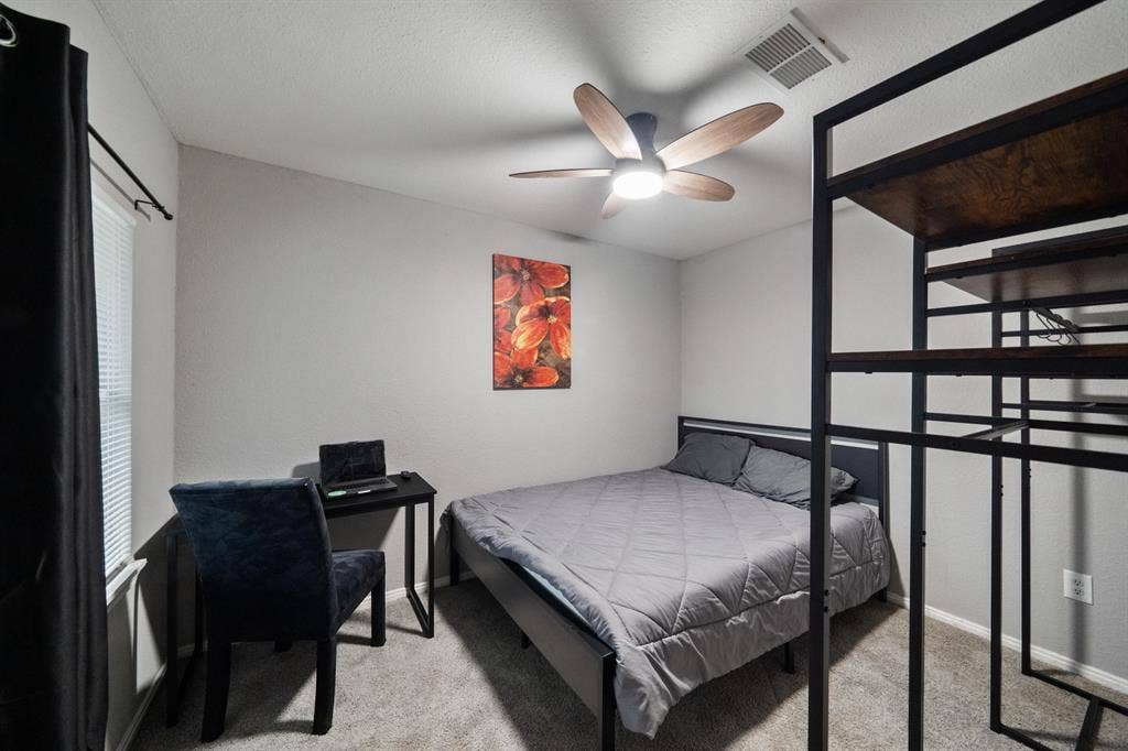 7 BR in Houston