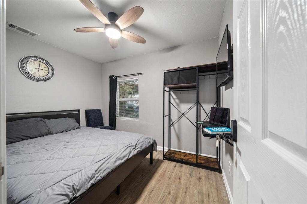 7 BR in Houston