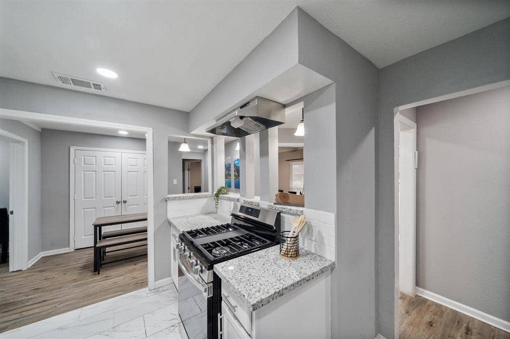 7 BR in Houston