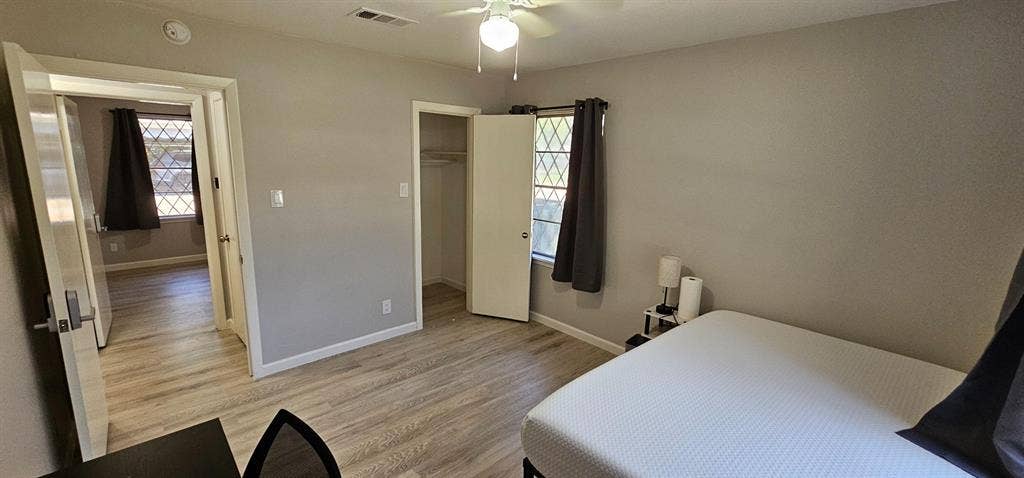 9 BR in Houston