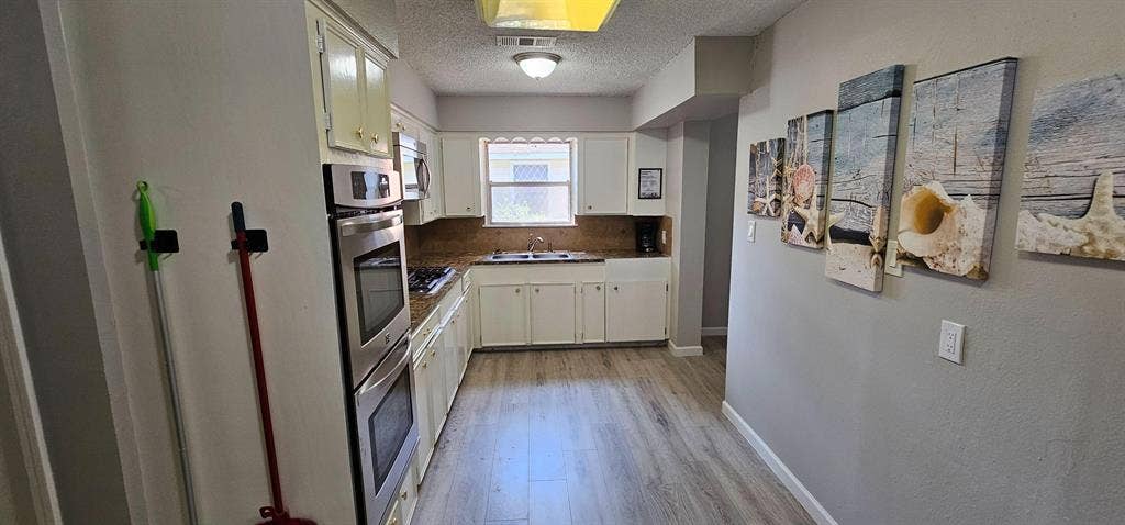 9 BR in Houston