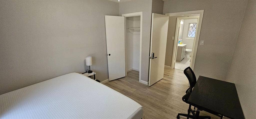 9 BR in Houston