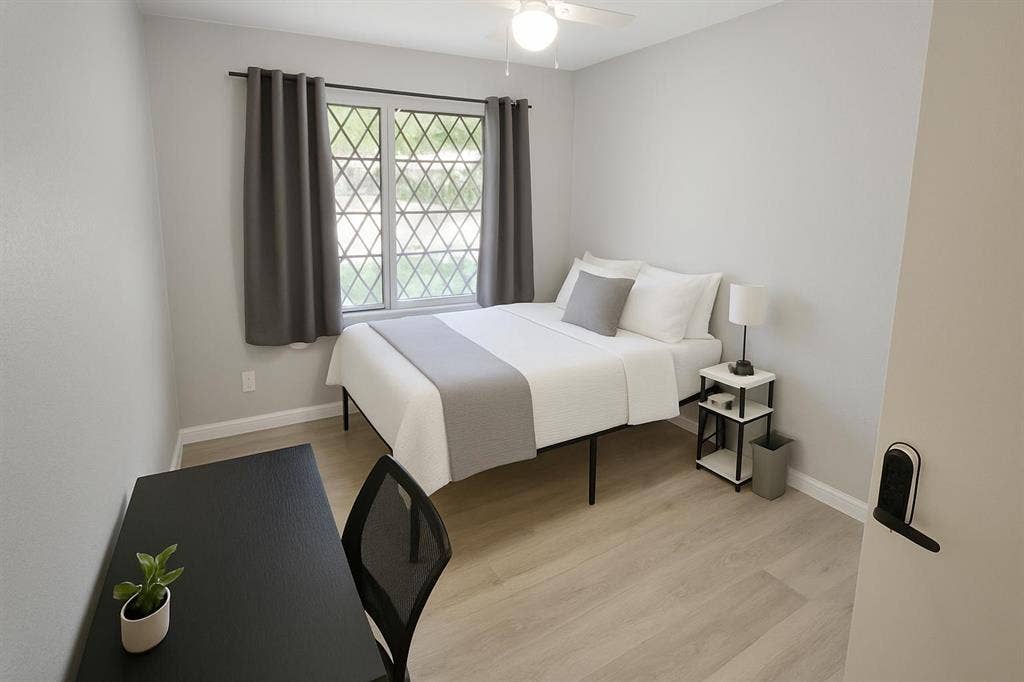 9 BR in Houston