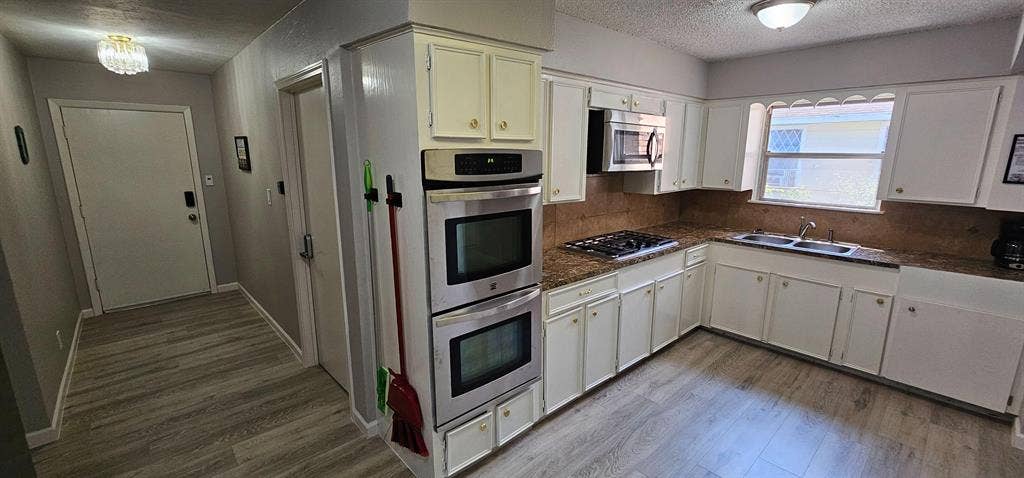9 BR in Houston
