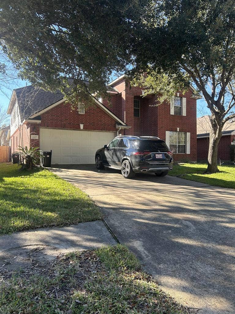 4 BR in Houston