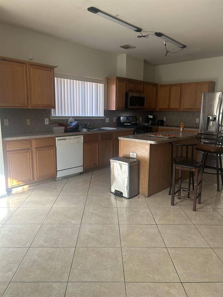 4 BR in Houston