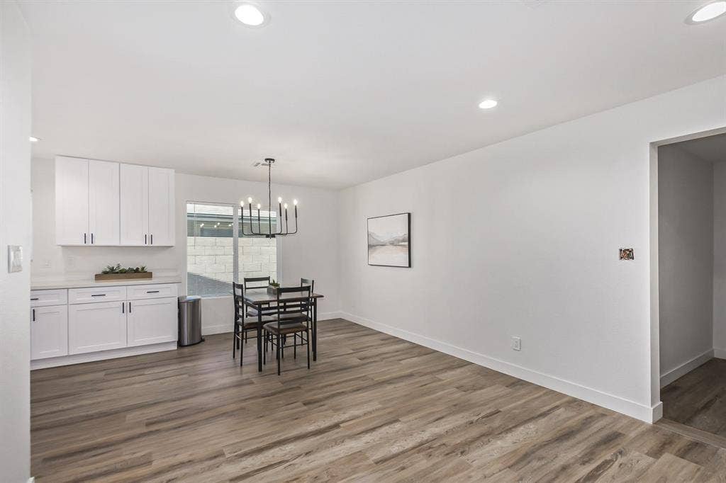 10 BR in Glendale