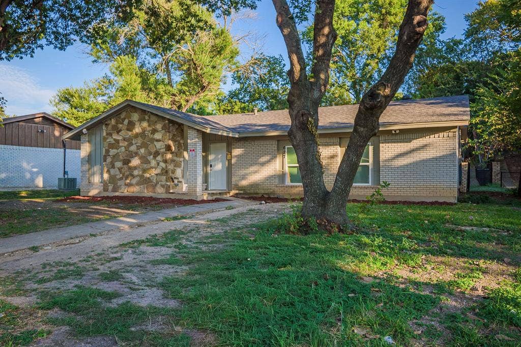 10 BR in Dallas