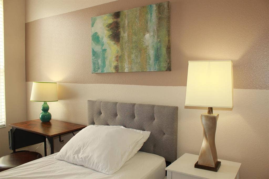 5 BR in Davenport