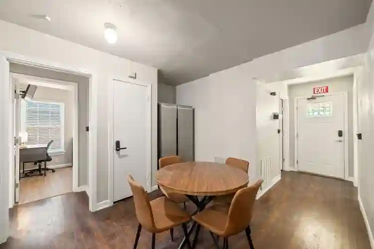 8 BR in Dallas