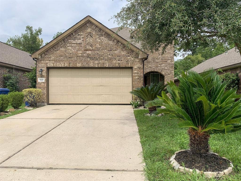 6 BR in Houston
