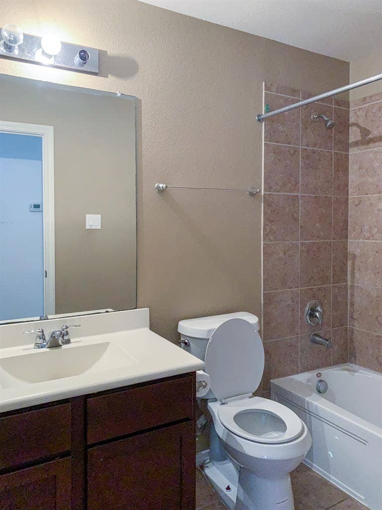 6 BR in Houston