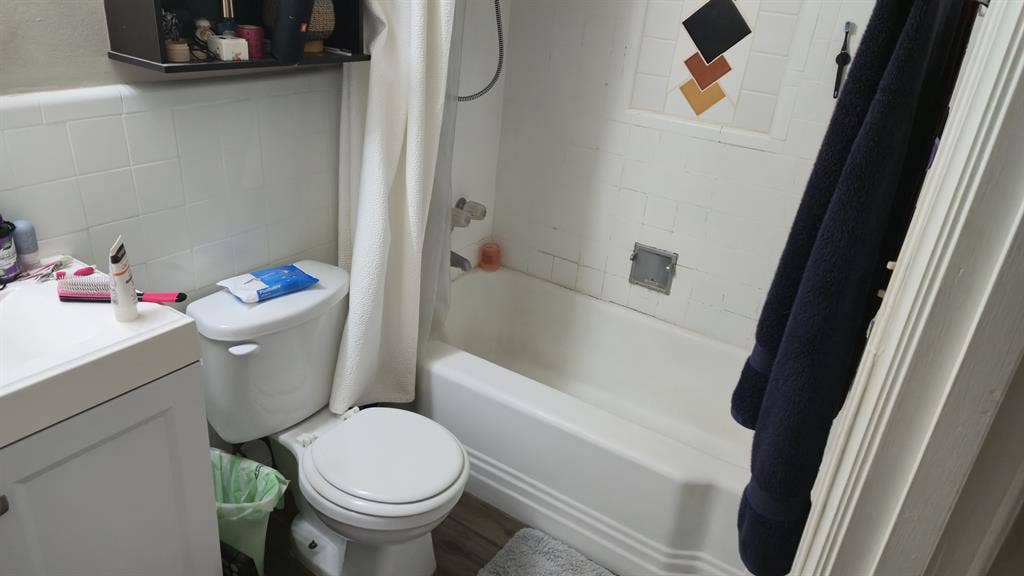 Room for rent with private bathroom