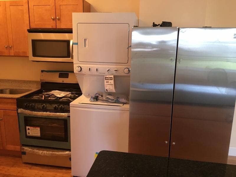 3 Rooms in Eastie.Utilities incld.