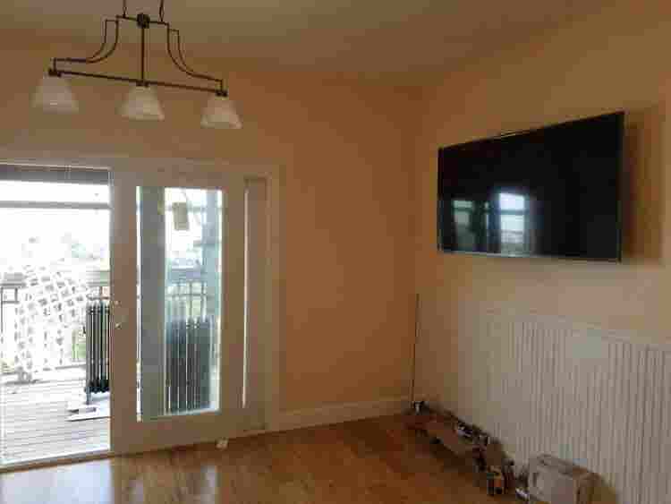 3 Rooms in Eastie.Utilities incld.