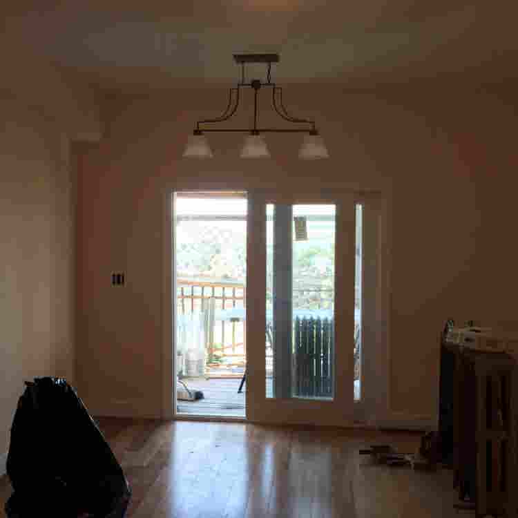 3 Rooms in Eastie.Utilities incld.