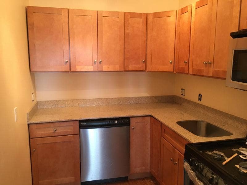 3 Rooms in Eastie.Utilities incld.