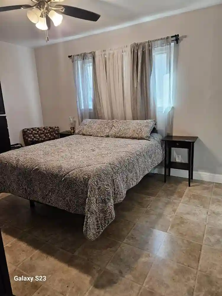 Pocket area master bedroom for rent