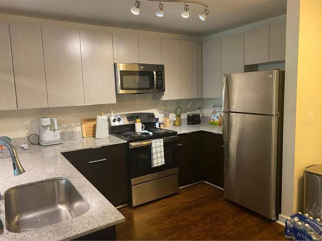 Apartment for sublease: Spring