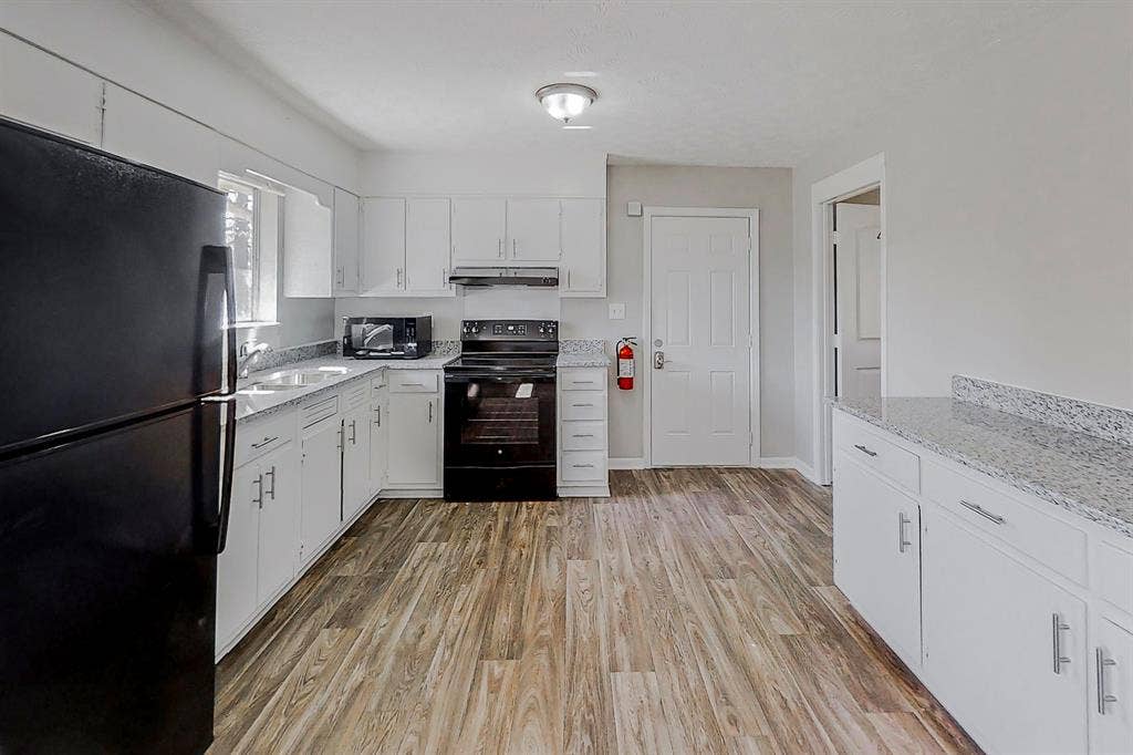 7 BR in Jonesboro