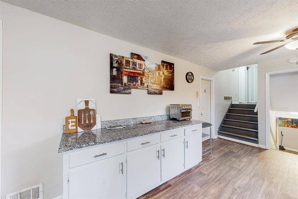 7 BR in Jonesboro