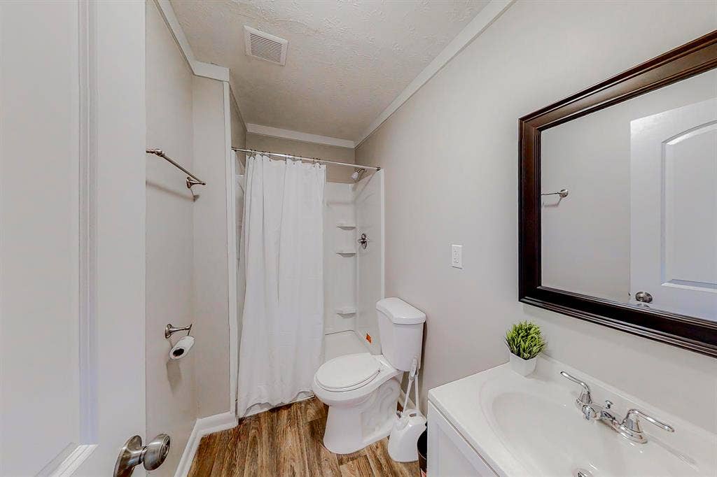 7 BR in Jonesboro